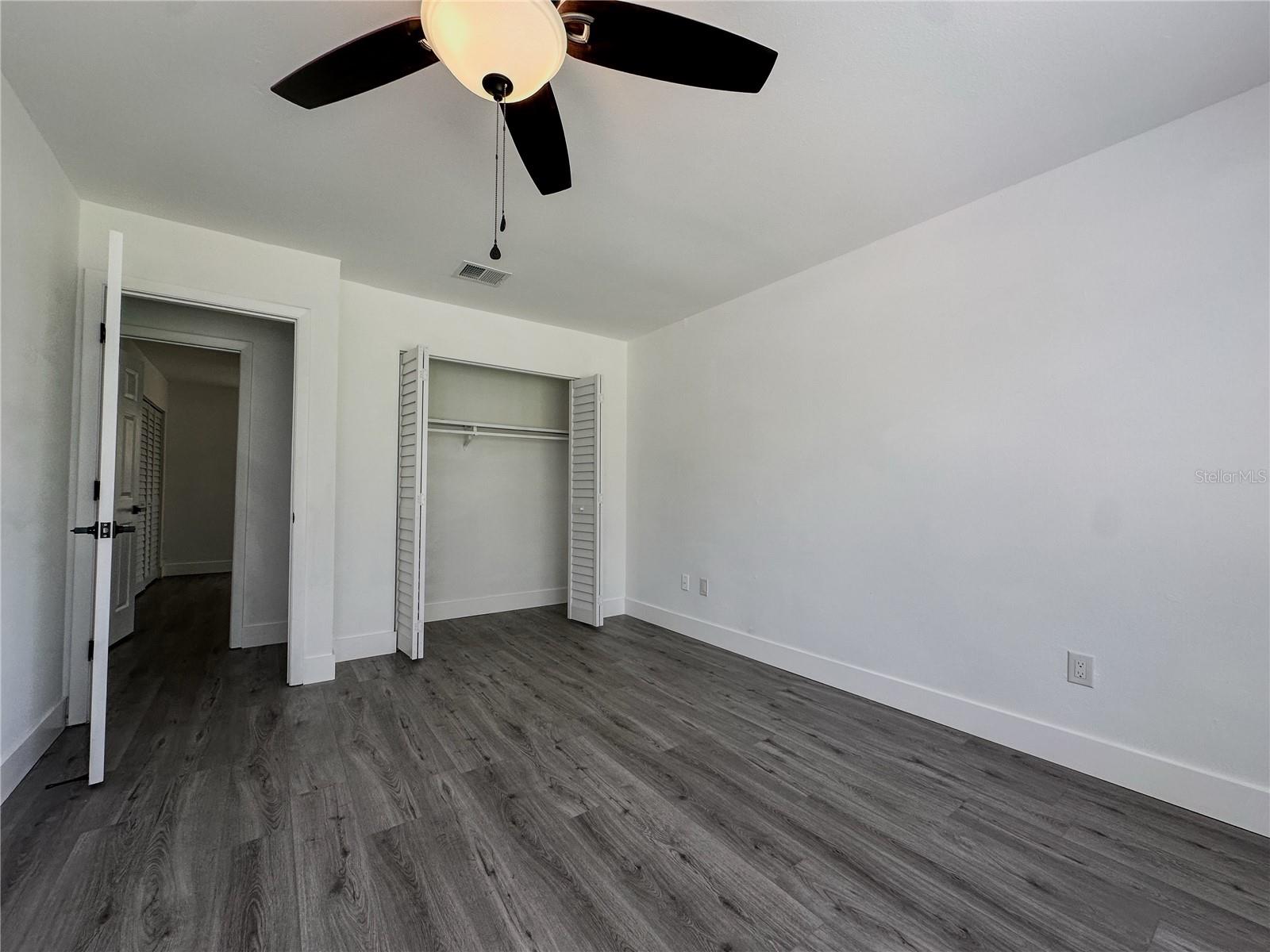 Image 14 of 24 For 1060 Mariposa Drive Ne