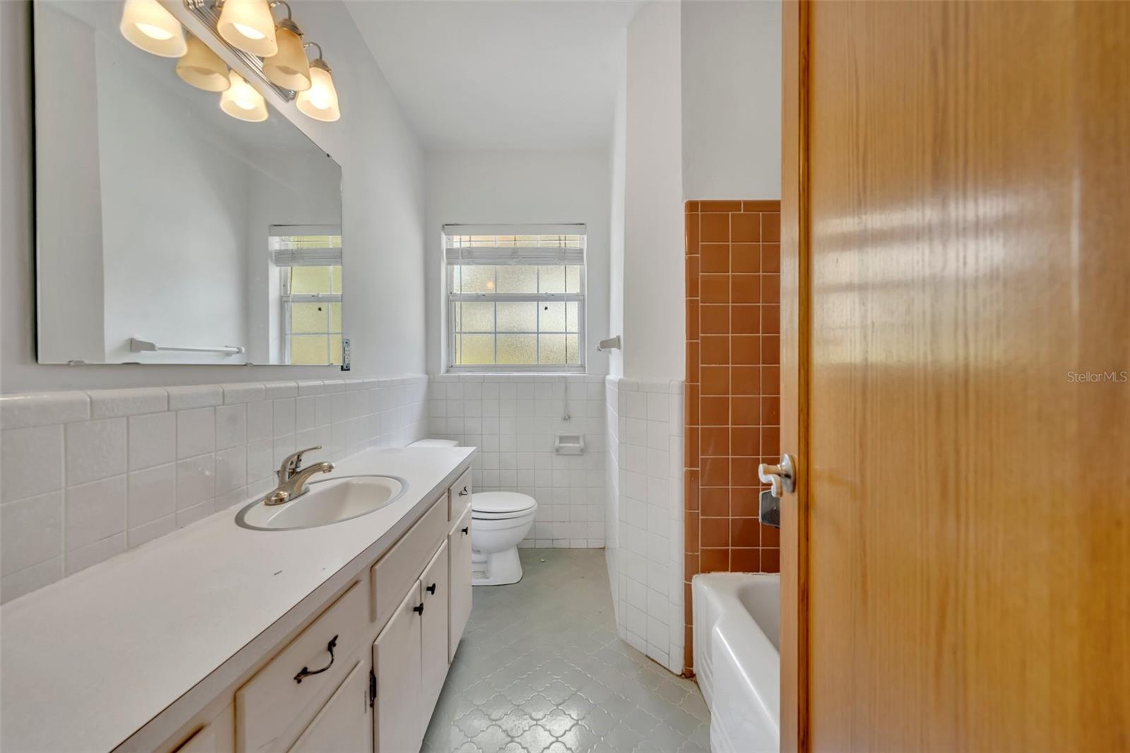 Image 21 of 26 For 1025 Dunraven Drive