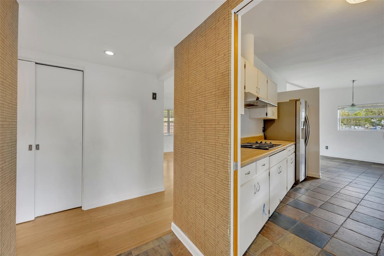 Image 4 of 26 For 1025 Dunraven Drive