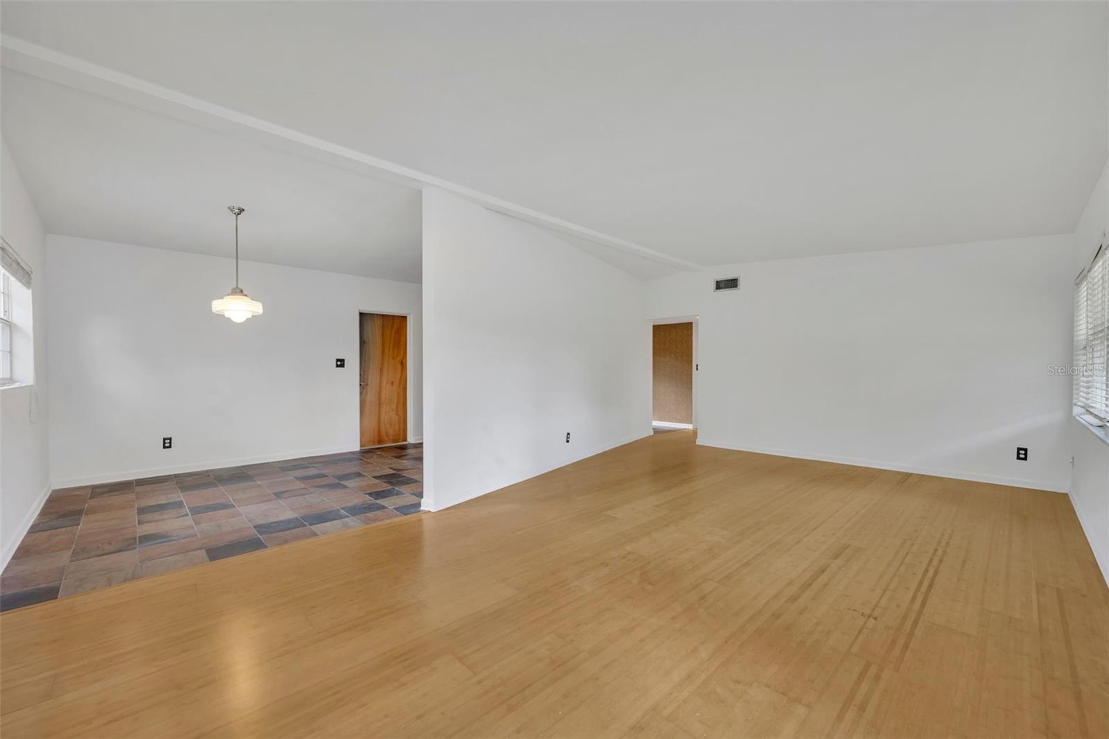 Image 7 of 26 For 1025 Dunraven Drive