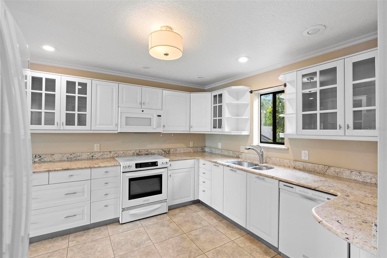 Image 4 of 32 For 652 Lake Villas Drive D