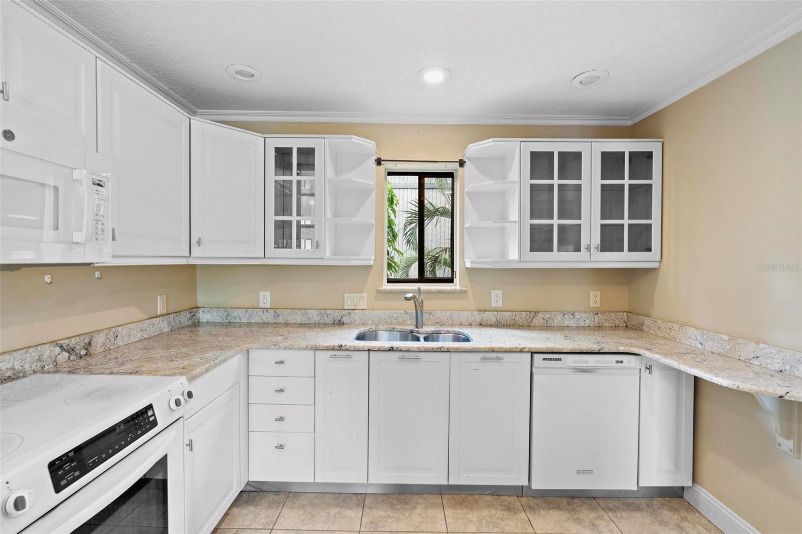 Image 5 of 32 For 652 Lake Villas Drive D