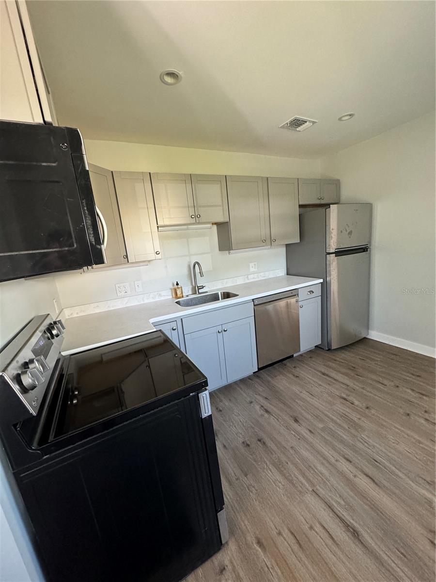 Image 2 of 19 For 618 Webster Avenue
