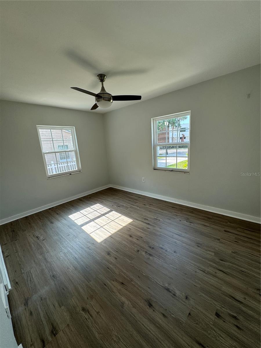Image 7 of 19 For 618 Webster Avenue
