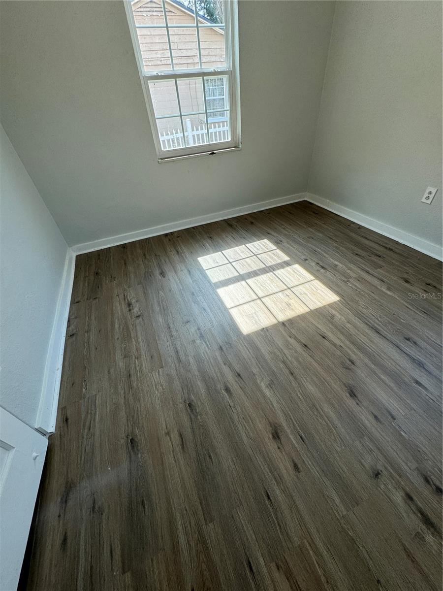 Image 8 of 19 For 618 Webster Avenue