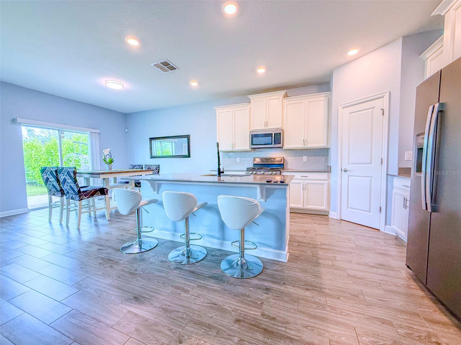 Image 10 of 52 For 1047 Oak Bluff Drive