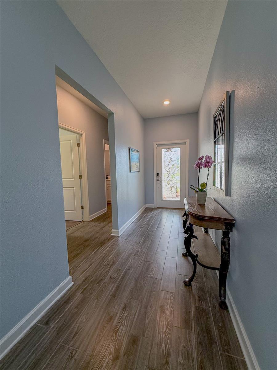 Image 15 of 52 For 1047 Oak Bluff Drive