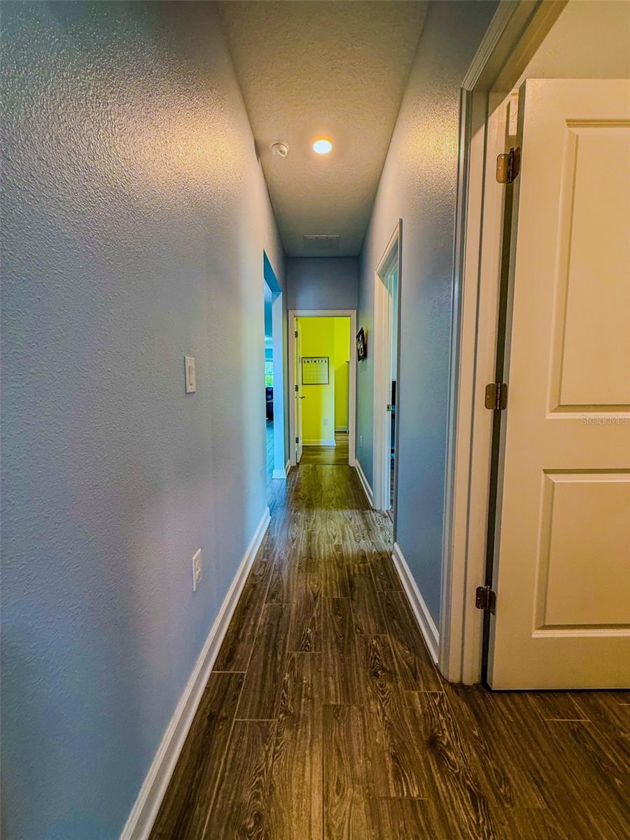 Image 18 of 52 For 1047 Oak Bluff Drive