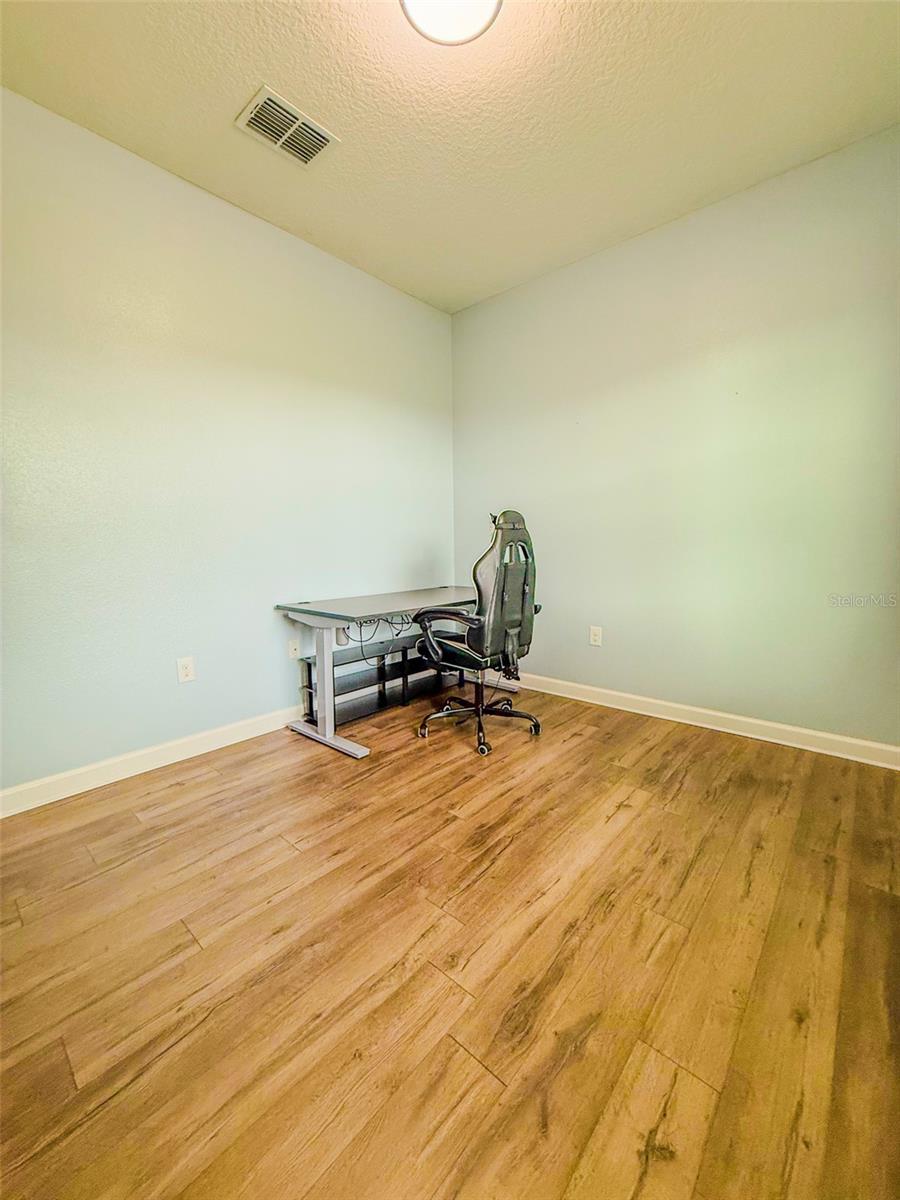 Image 20 of 52 For 1047 Oak Bluff Drive