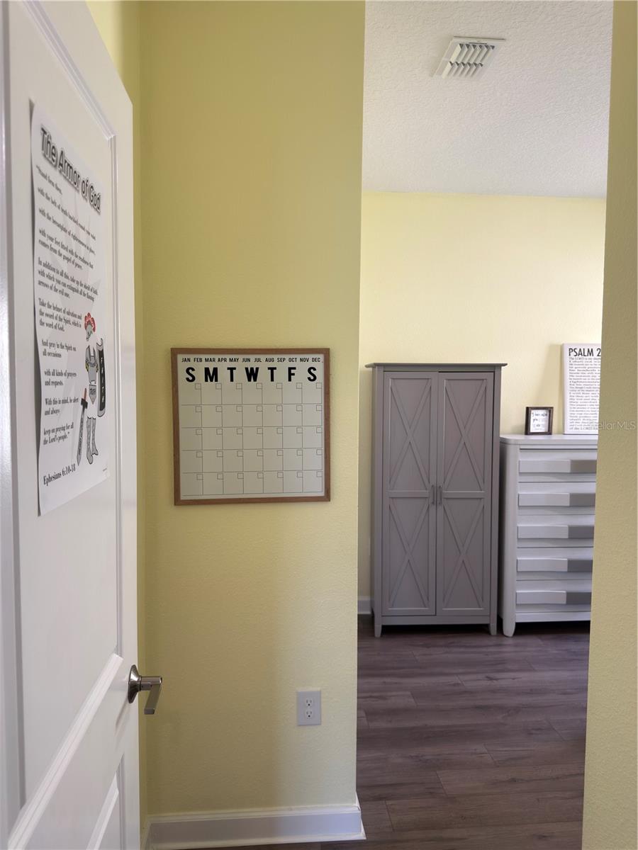 Image 21 of 52 For 1047 Oak Bluff Drive