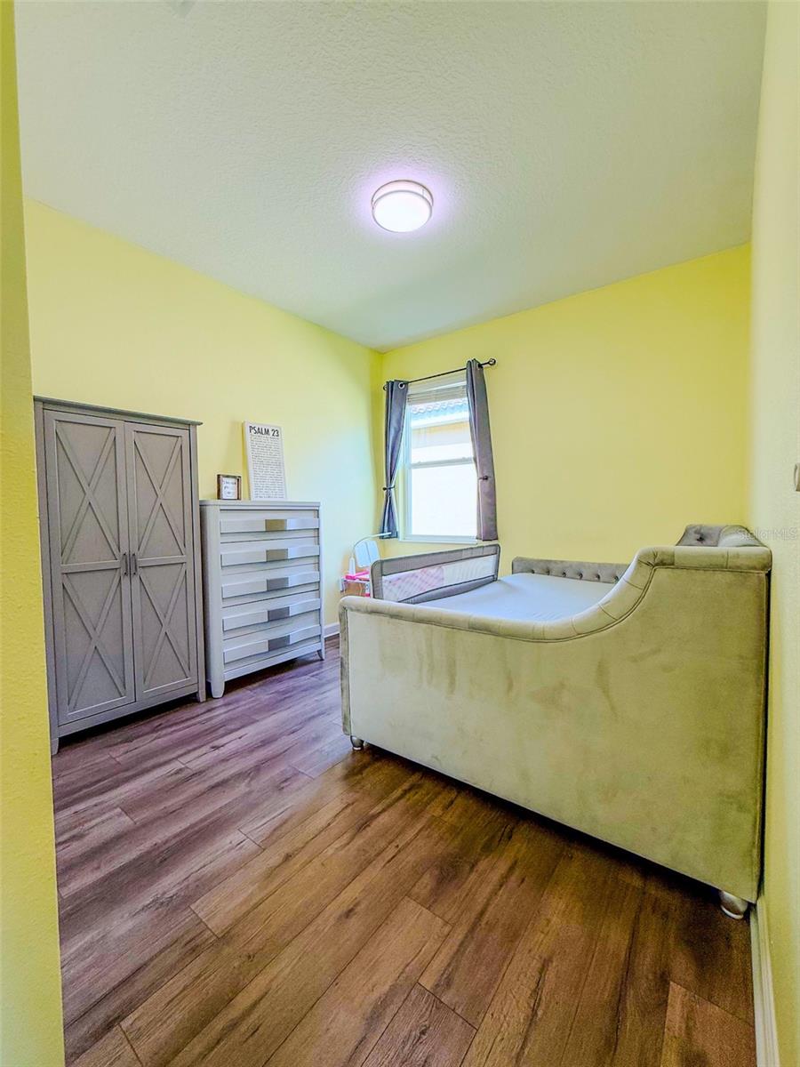 Image 22 of 52 For 1047 Oak Bluff Drive