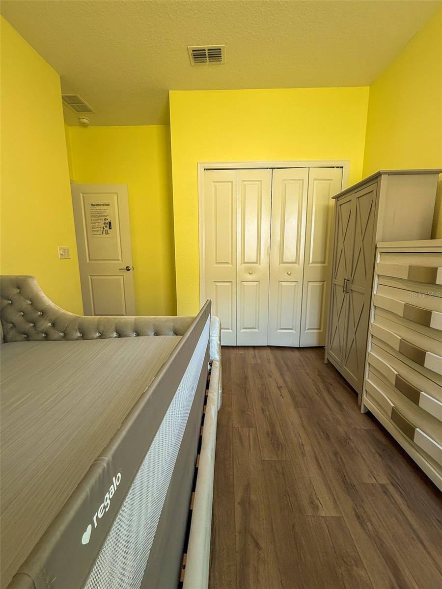 Image 23 of 52 For 1047 Oak Bluff Drive