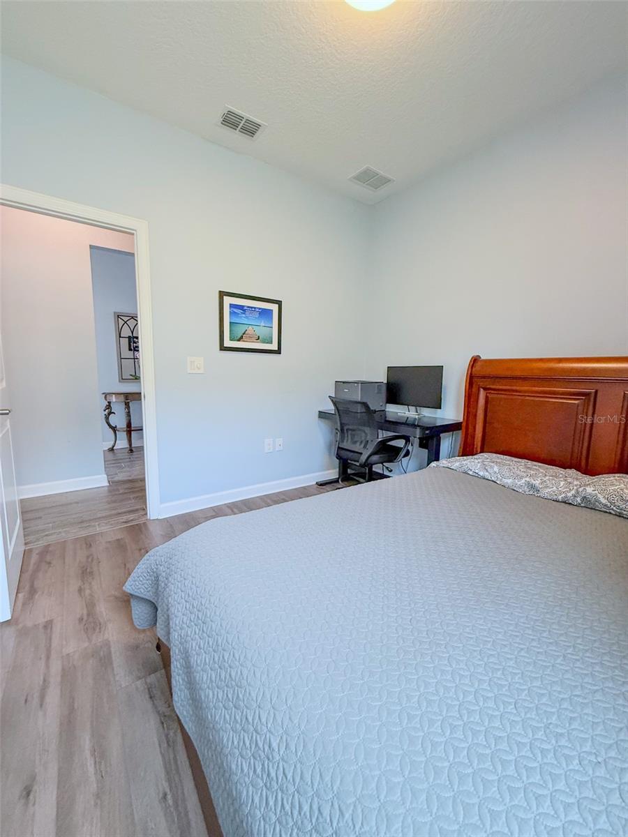 Image 24 of 52 For 1047 Oak Bluff Drive