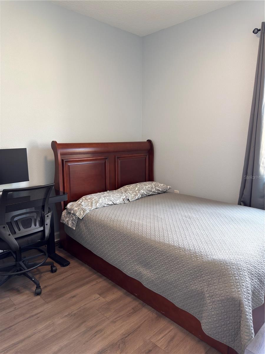 Image 25 of 52 For 1047 Oak Bluff Drive