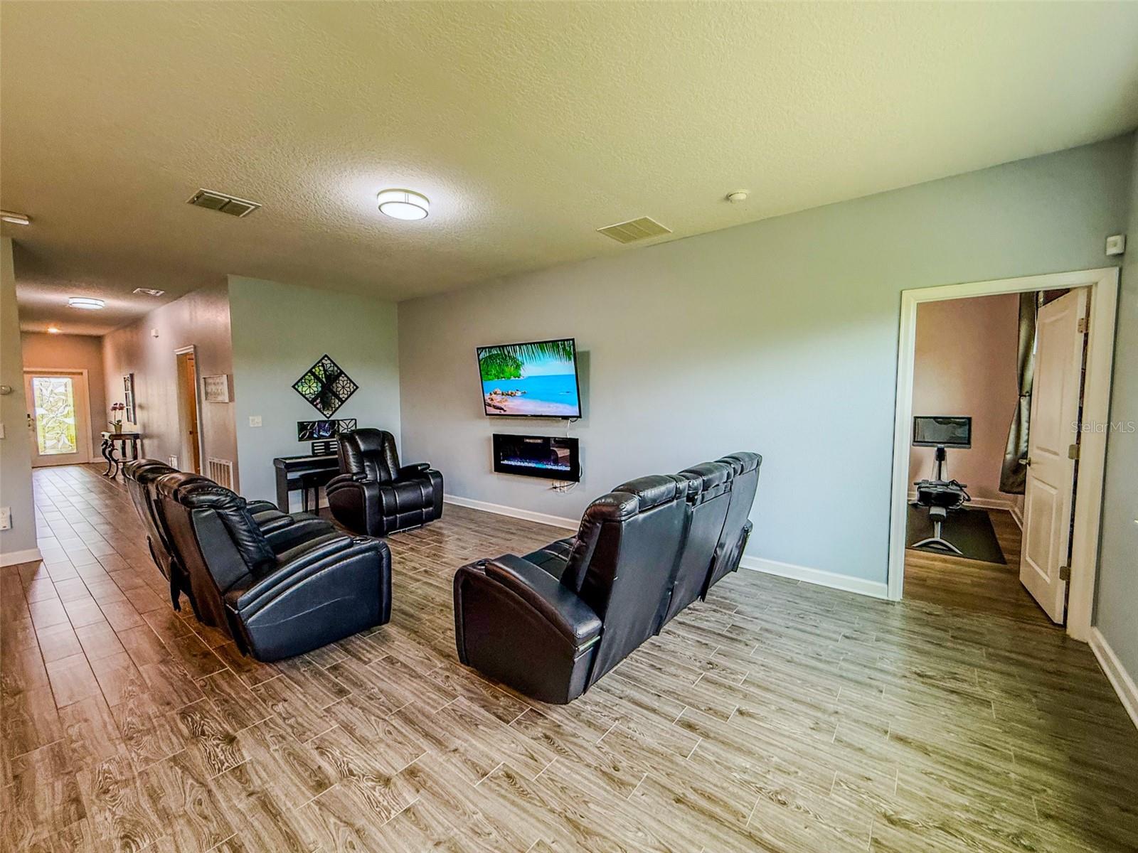 Image 30 of 52 For 1047 Oak Bluff Drive