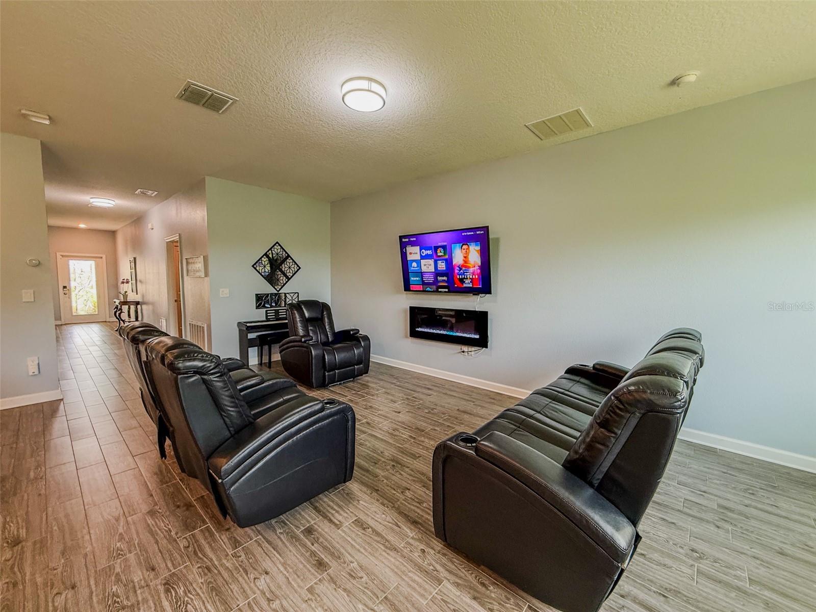 Image 31 of 52 For 1047 Oak Bluff Drive