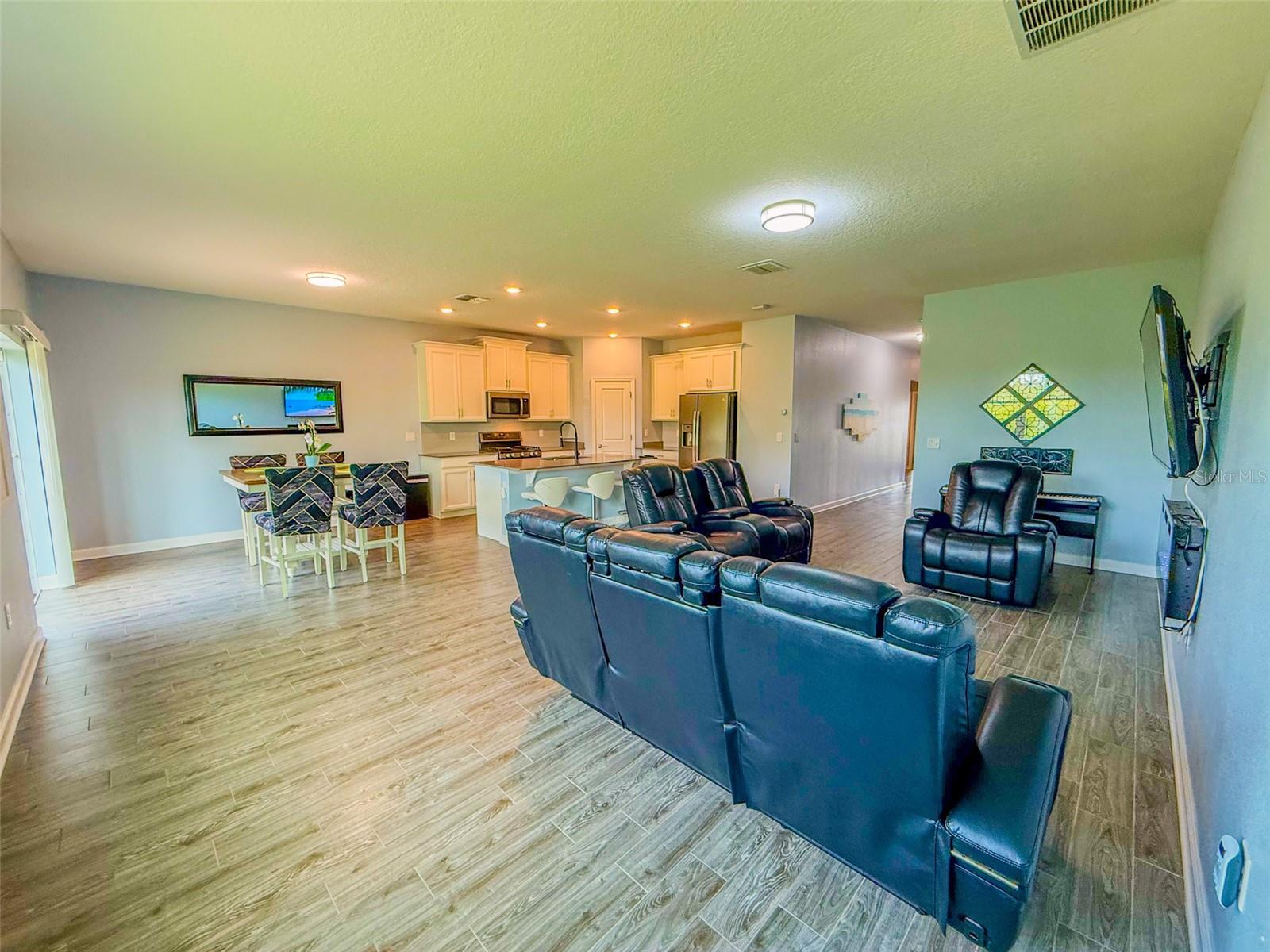 Image 32 of 52 For 1047 Oak Bluff Drive