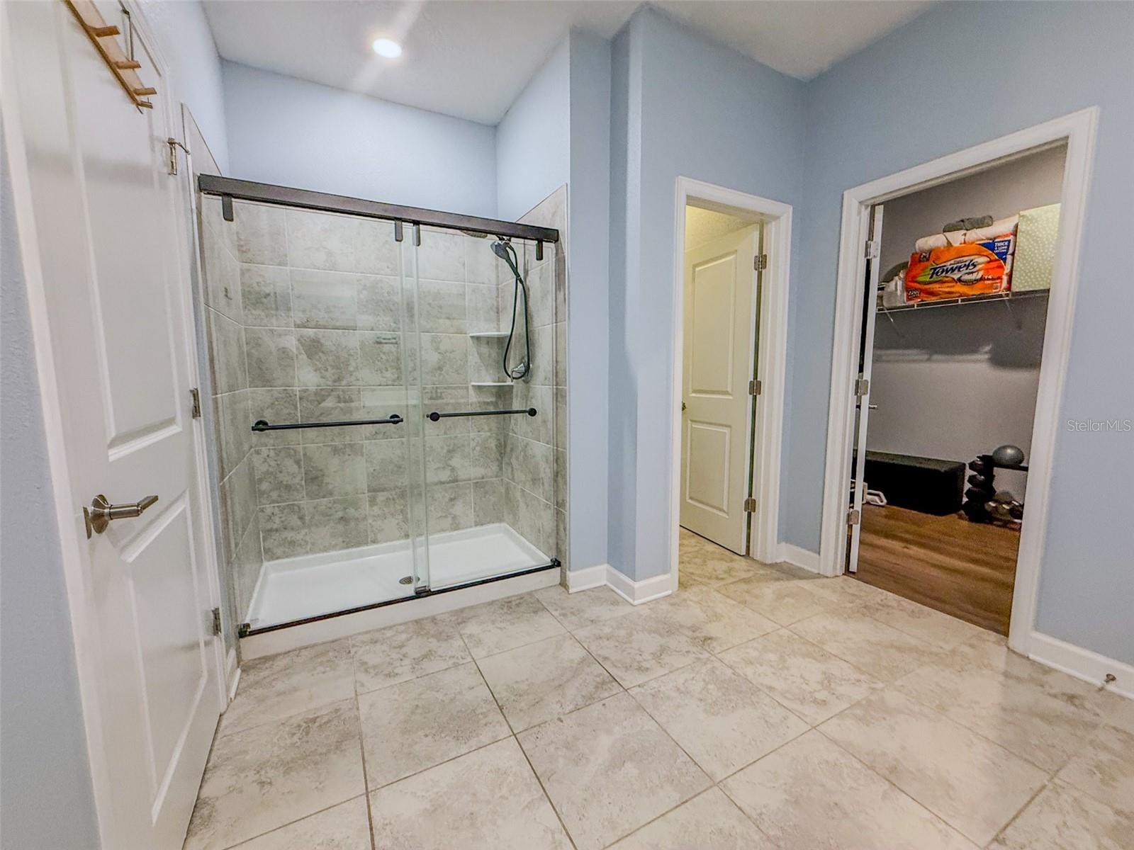 Image 36 of 52 For 1047 Oak Bluff Drive