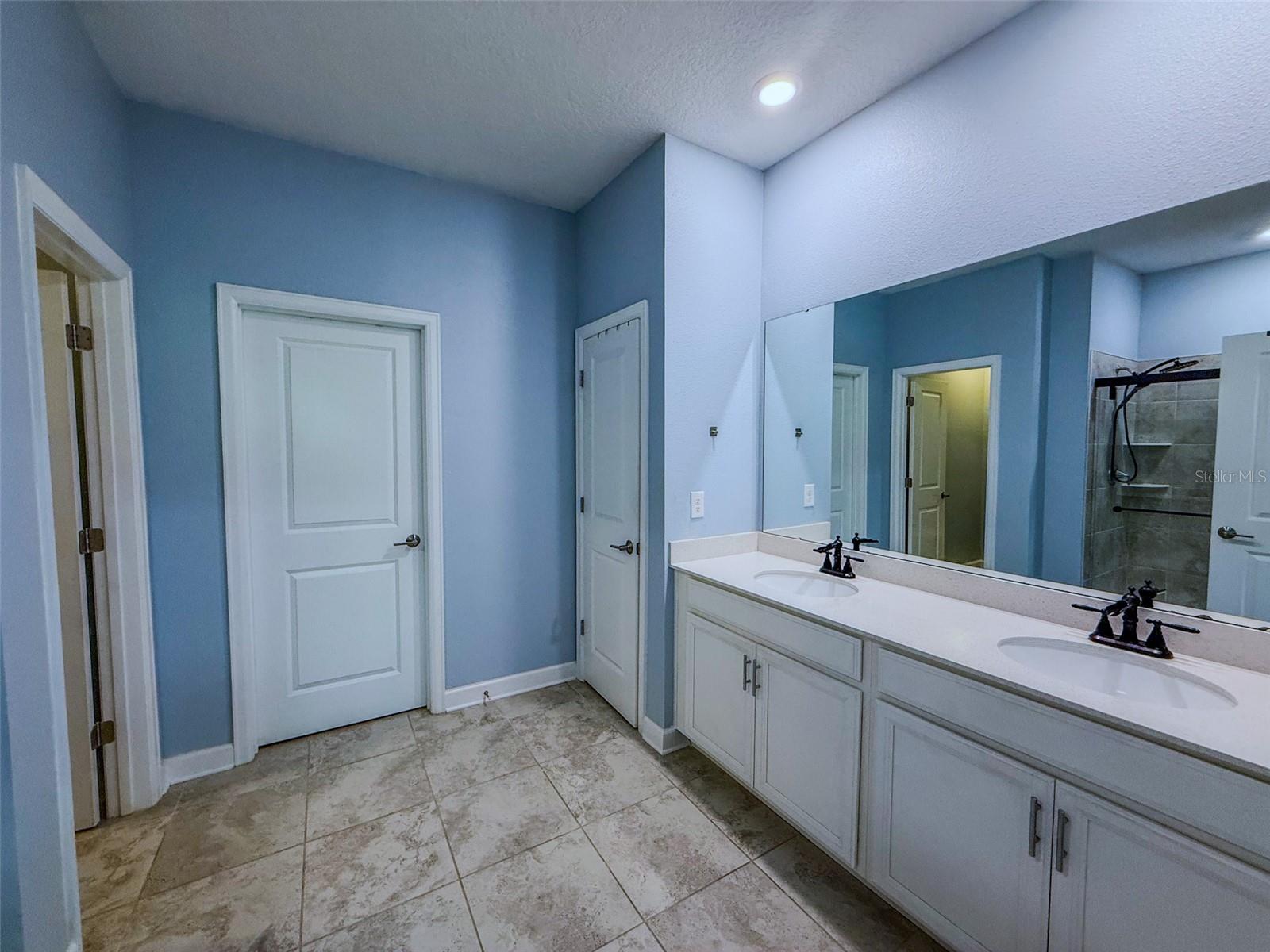 Image 37 of 52 For 1047 Oak Bluff Drive