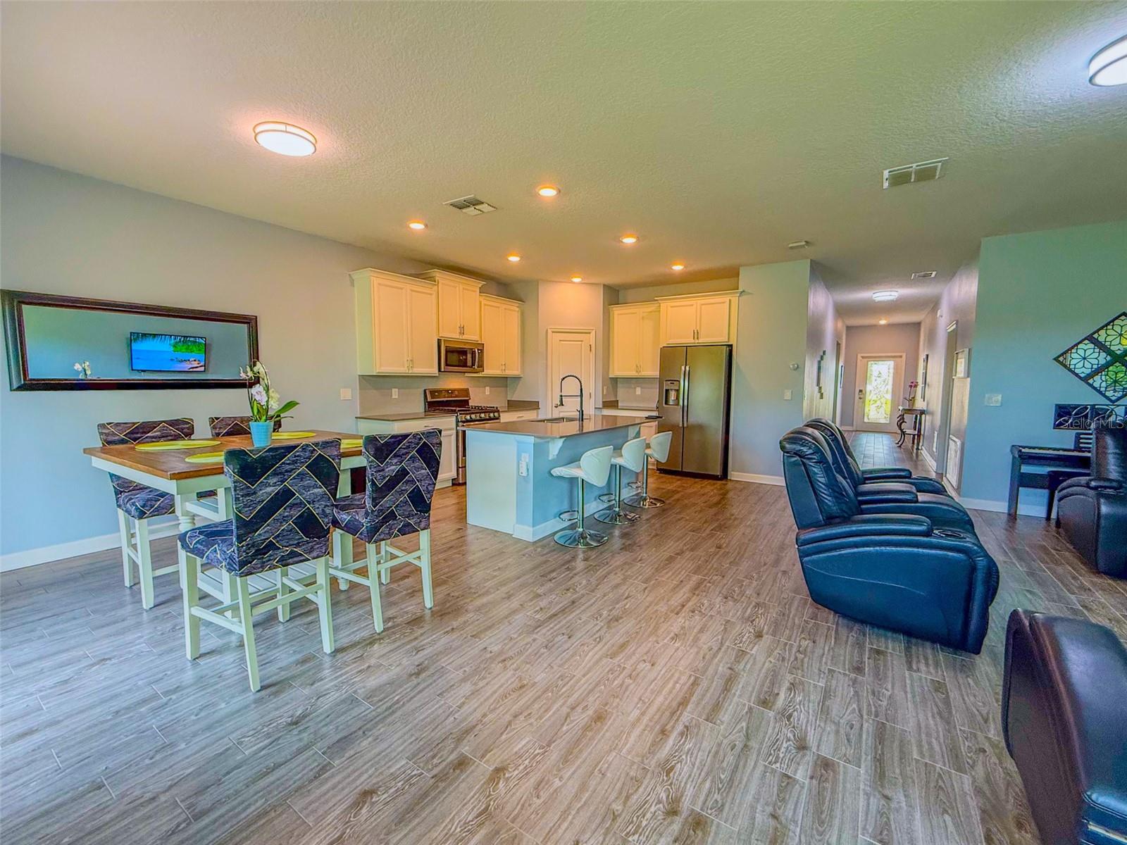 Image 38 of 52 For 1047 Oak Bluff Drive