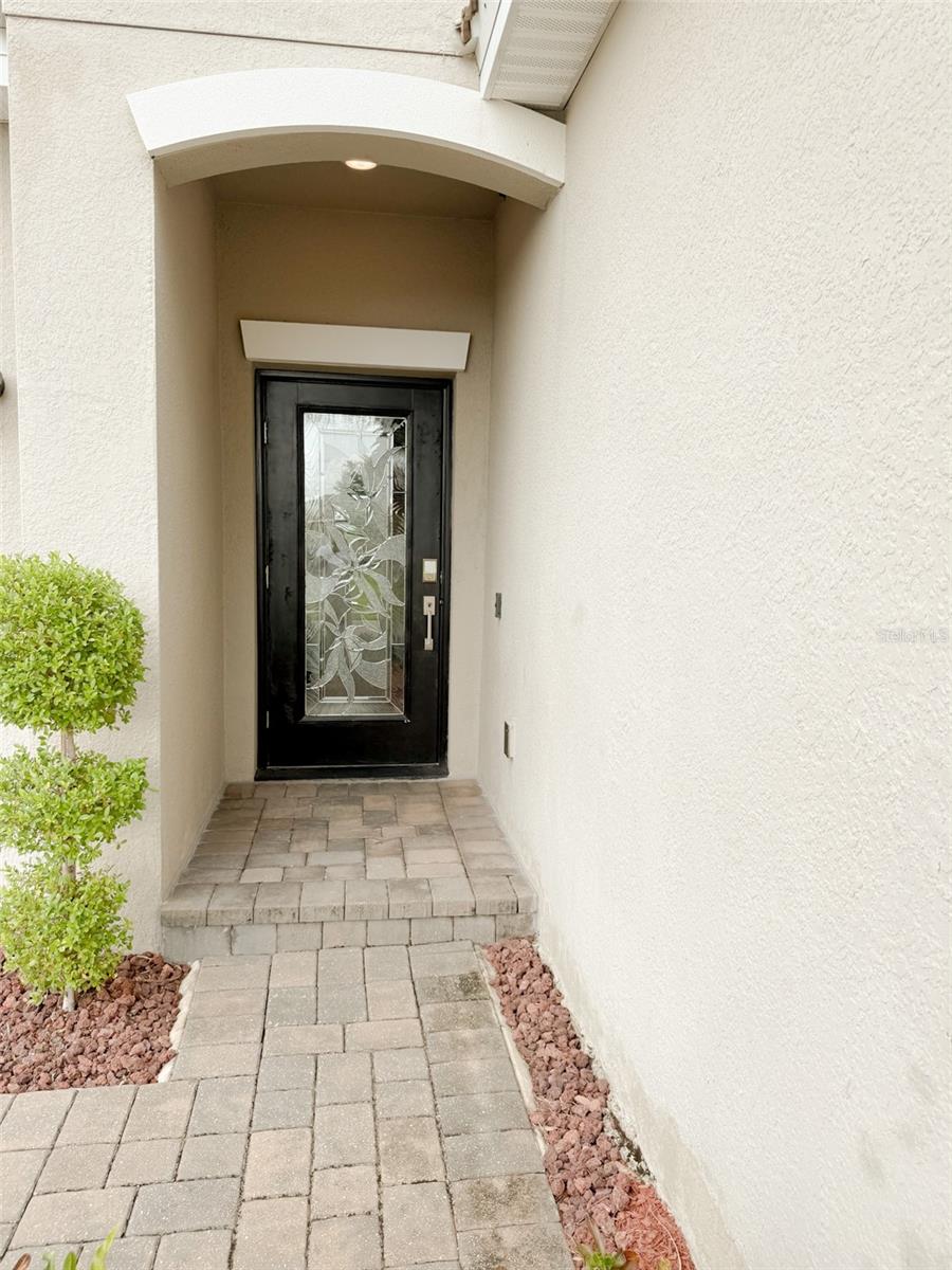 Image 4 of 52 For 1047 Oak Bluff Drive