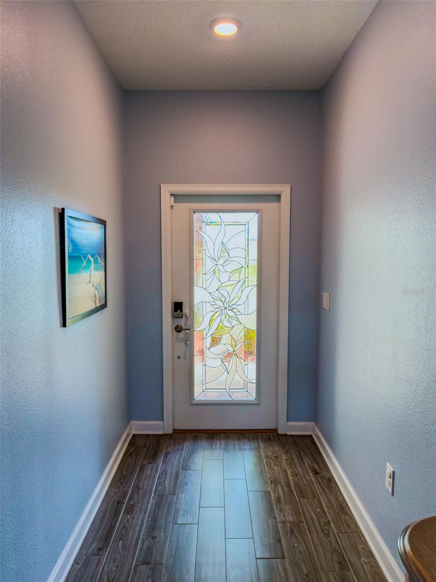 Image 5 of 52 For 1047 Oak Bluff Drive