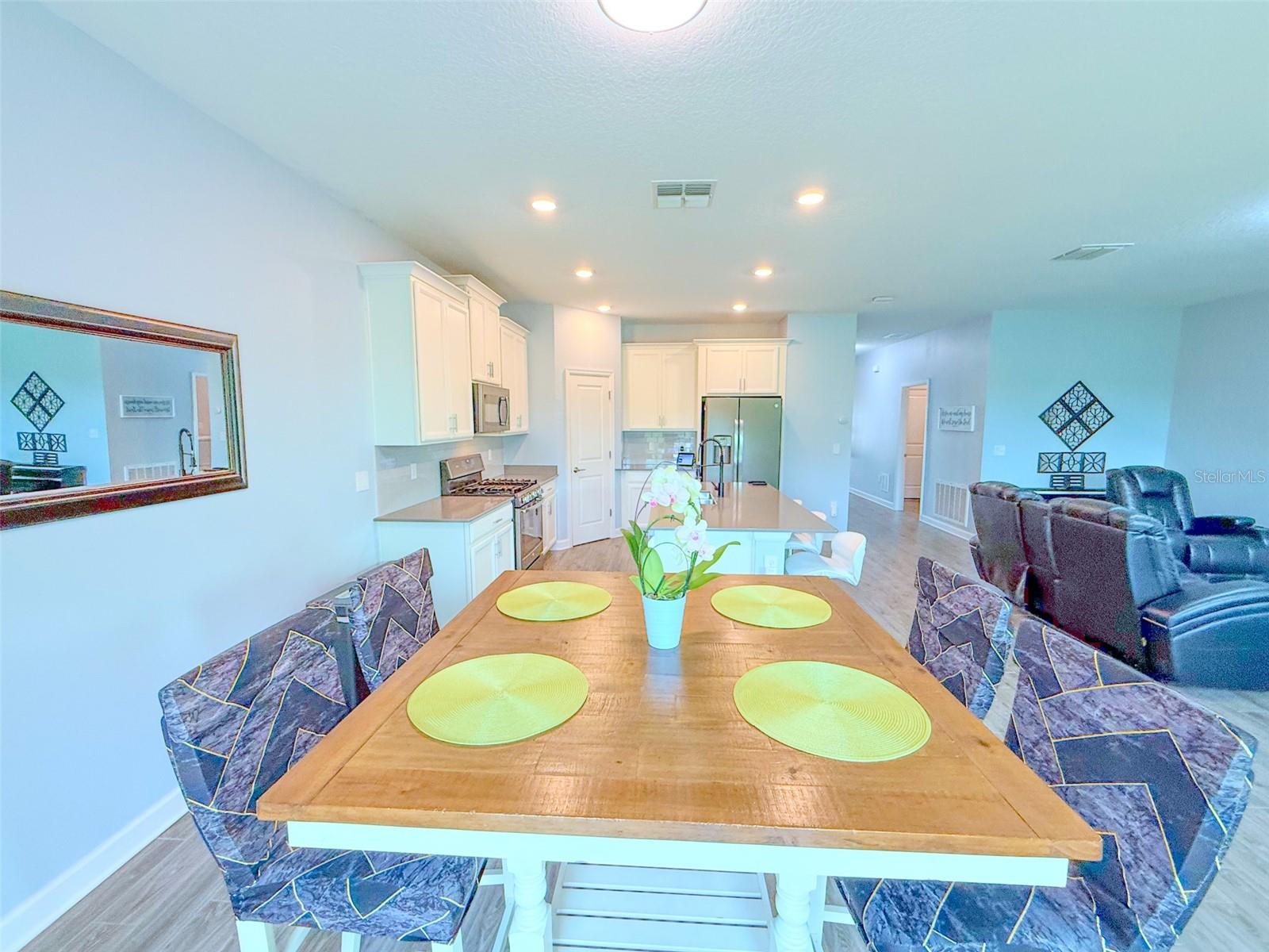 Image 8 of 52 For 1047 Oak Bluff Drive