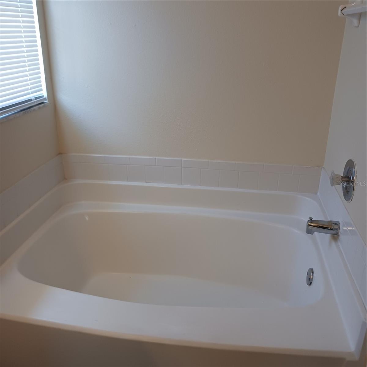 Image 10 of 14 For 289 White Marsh Circle