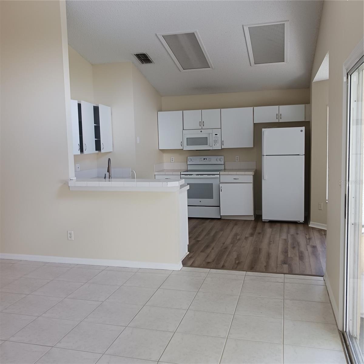 Image 4 of 14 For 289 White Marsh Circle