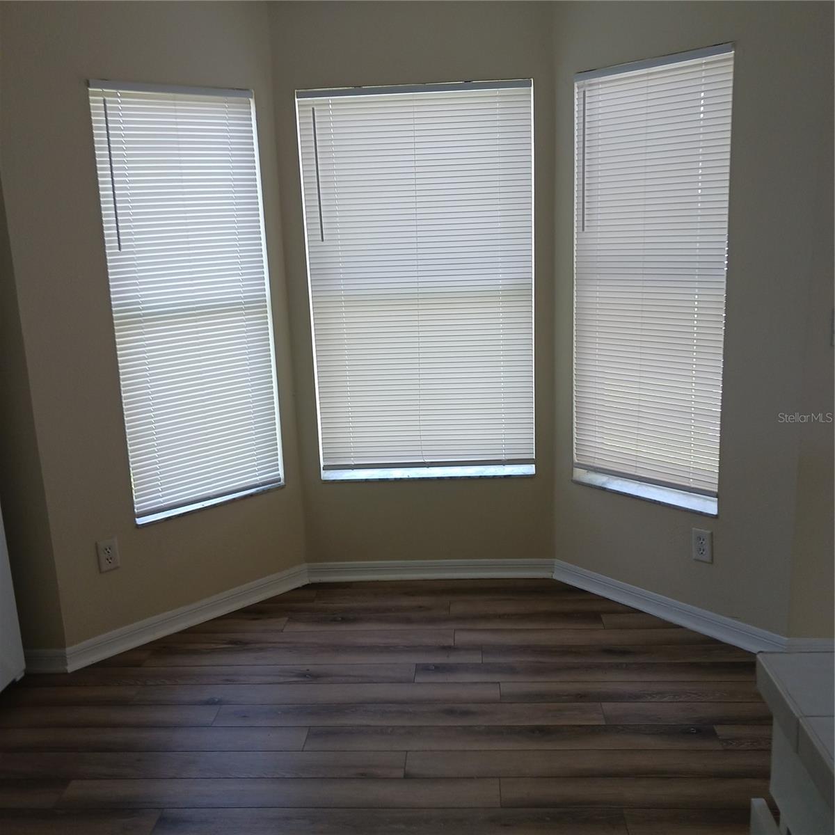 Image 5 of 14 For 289 White Marsh Circle