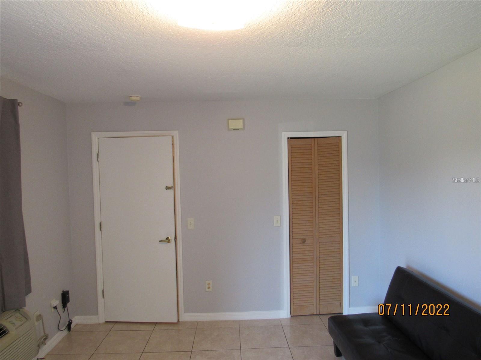 Image 5 of 17 For 934 Caribbean Drive