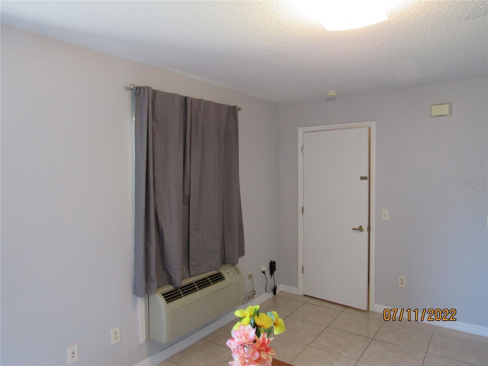 Image 8 of 17 For 934 Caribbean Drive