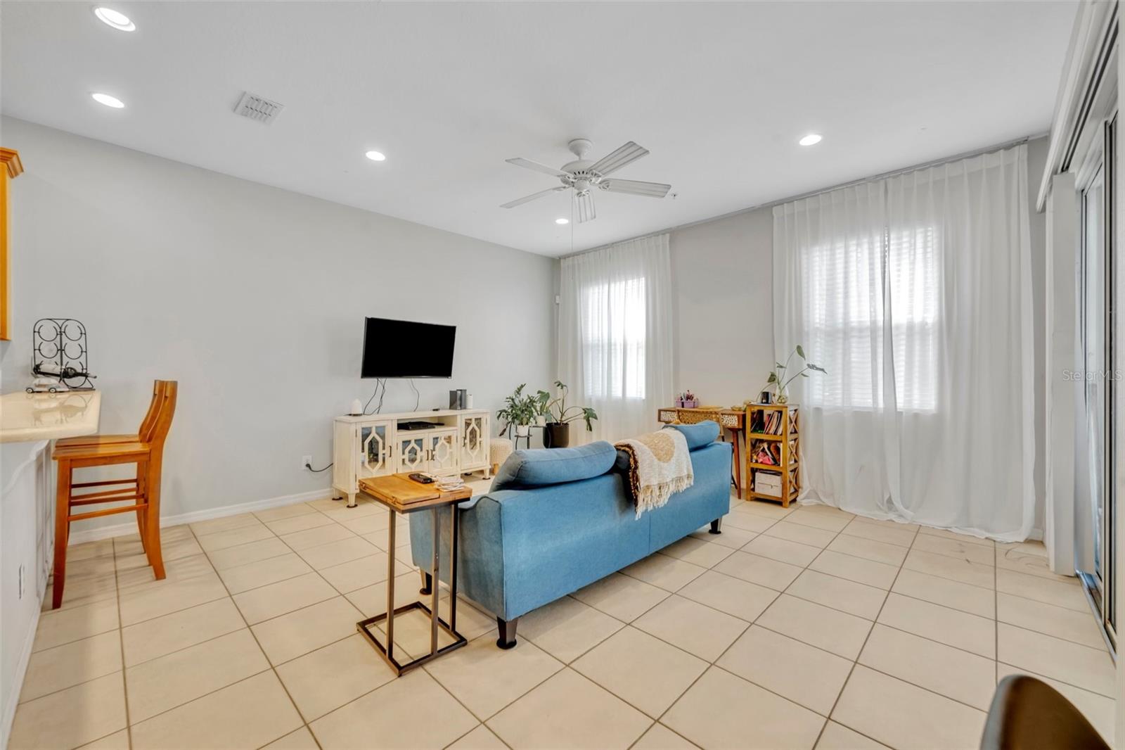 Image 13 of 44 For 480 Cruz Bay Circle