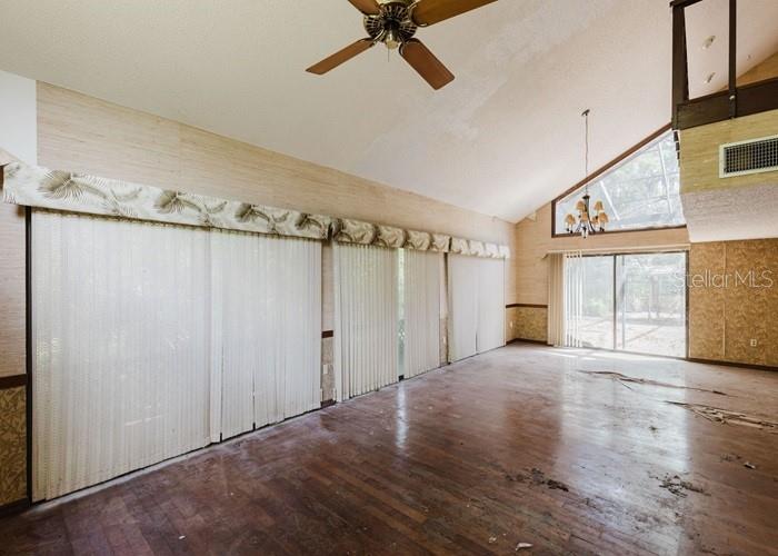 Image 16 of 22 For 38636 Berchfield Road