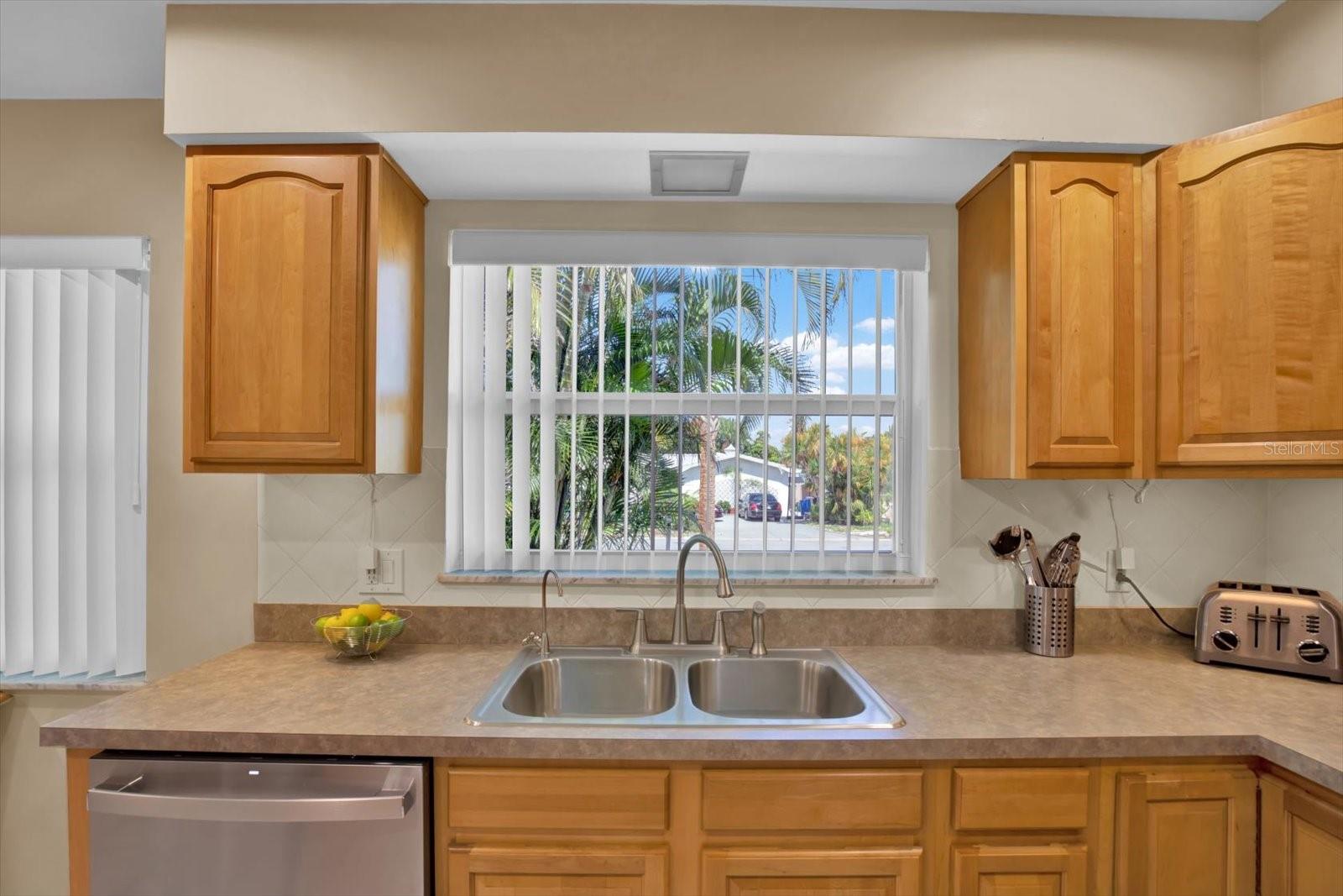 Image 13 of 51 For 1817 Lombardy Drive