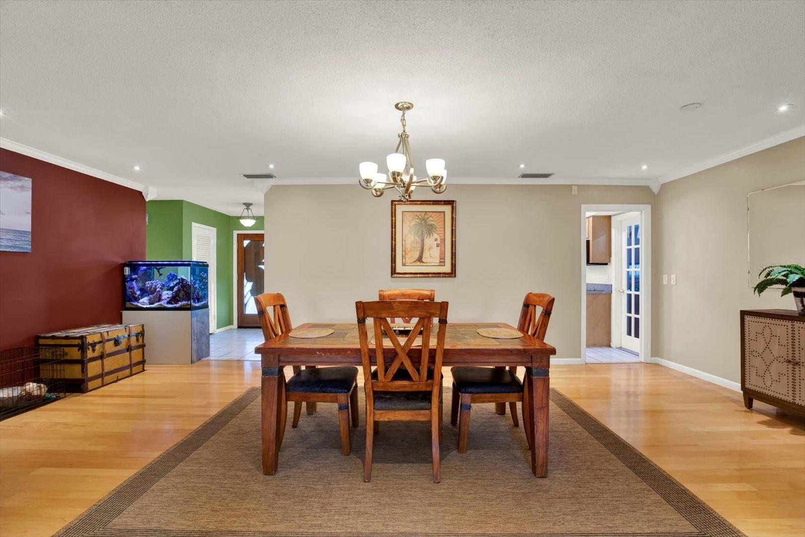 Image 16 of 51 For 1817 Lombardy Drive