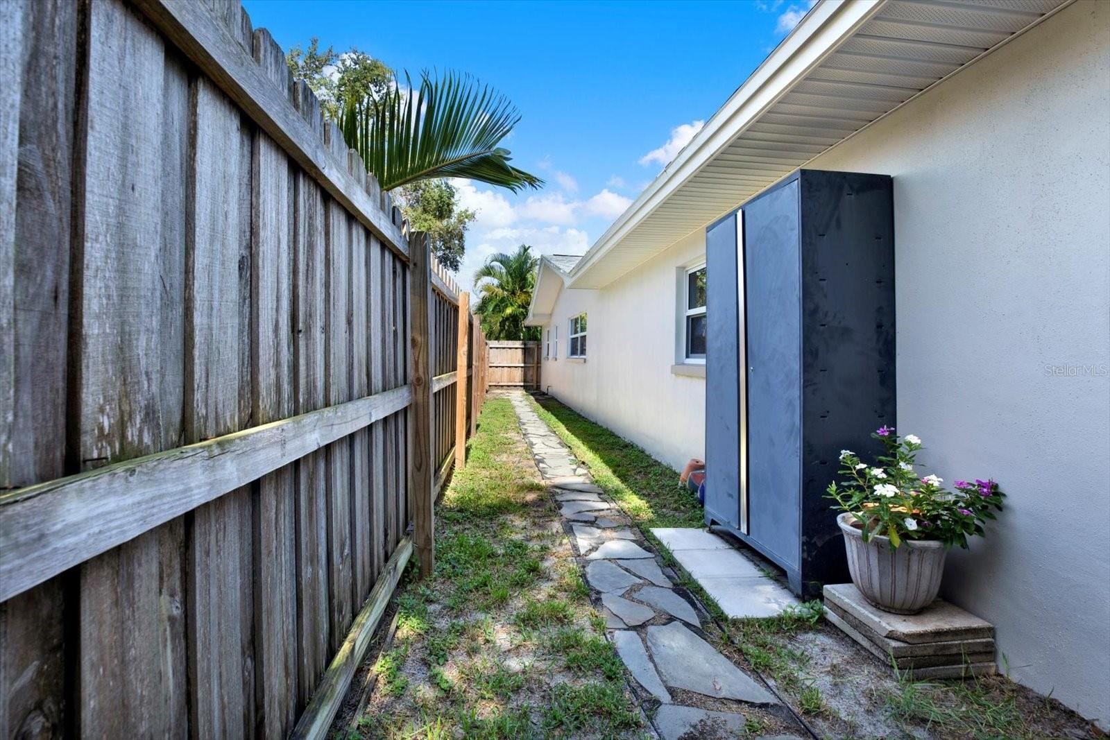Image 45 of 51 For 1817 Lombardy Drive
