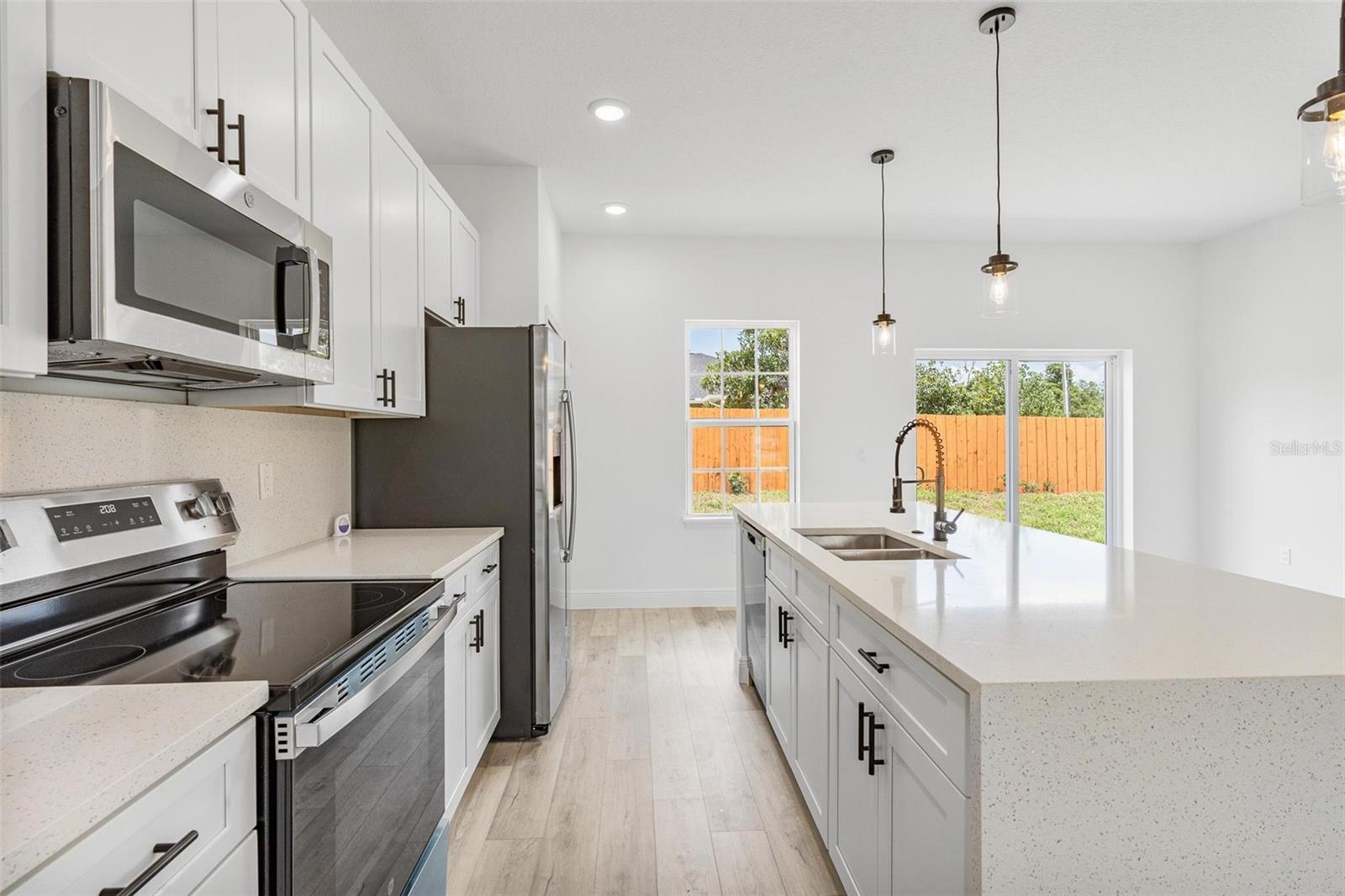 Listing photo id 9 for 324 Marion Oaks Trail