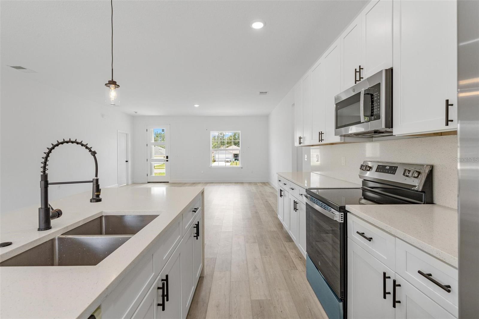 Listing photo id 10 for 324 Marion Oaks Trail