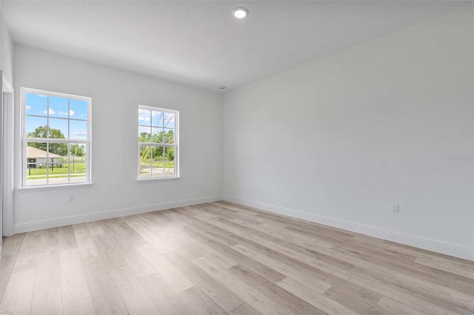 Listing photo id 14 for 324 Marion Oaks Trail