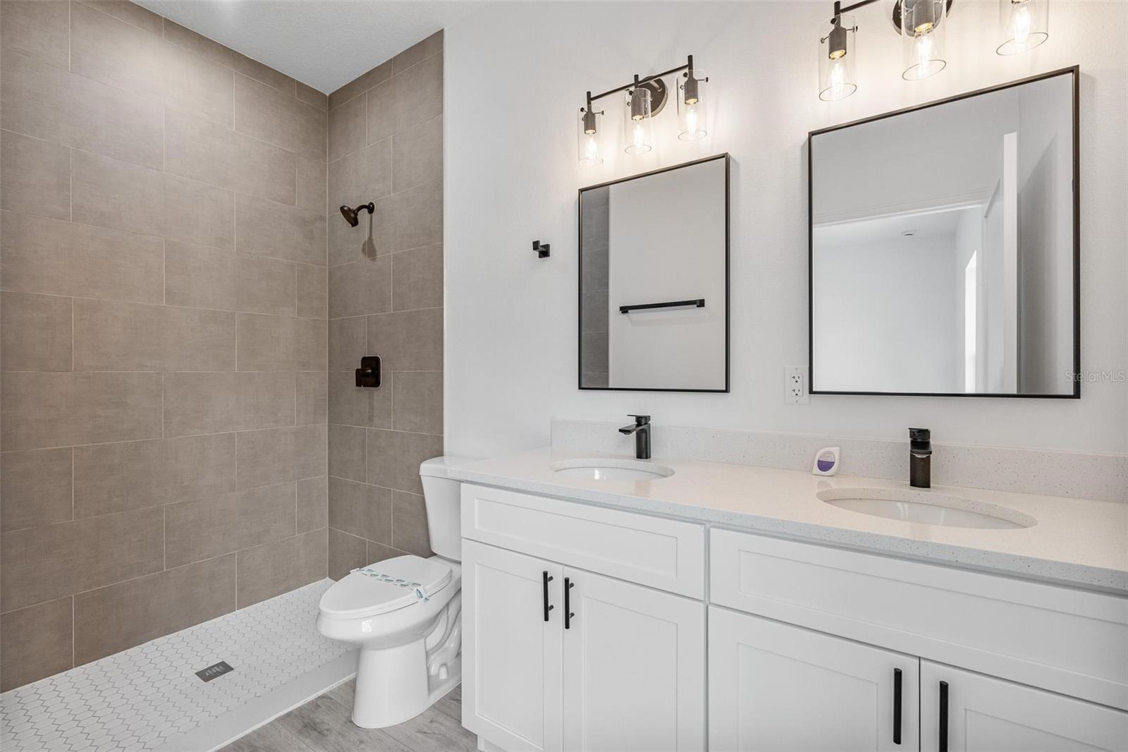 Listing photo id 17 for 324 Marion Oaks Trail