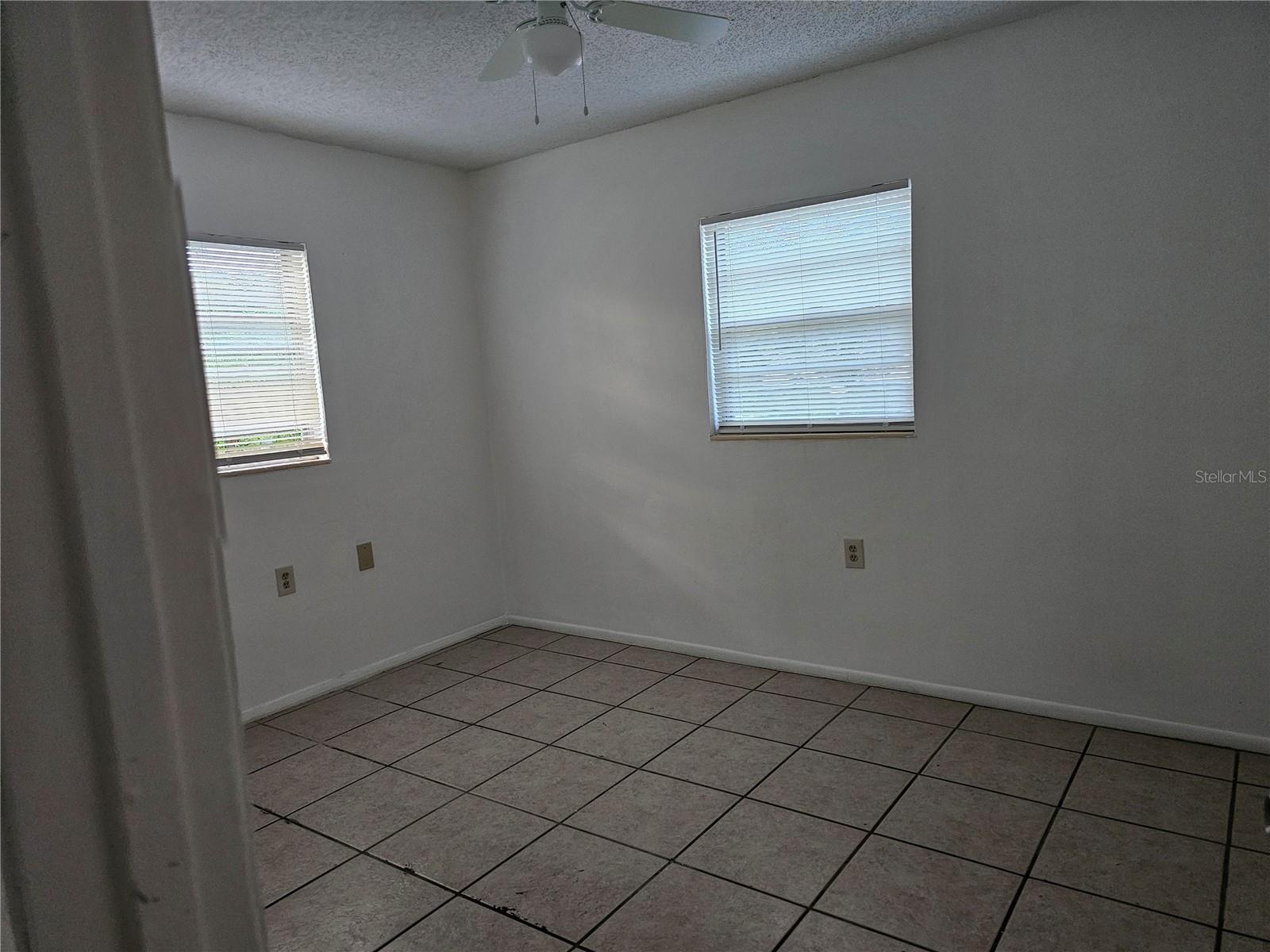 Image 16 of 31 For 320 Hart Boulevard