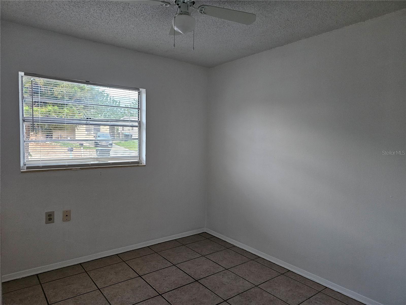 Image 19 of 31 For 320 Hart Boulevard