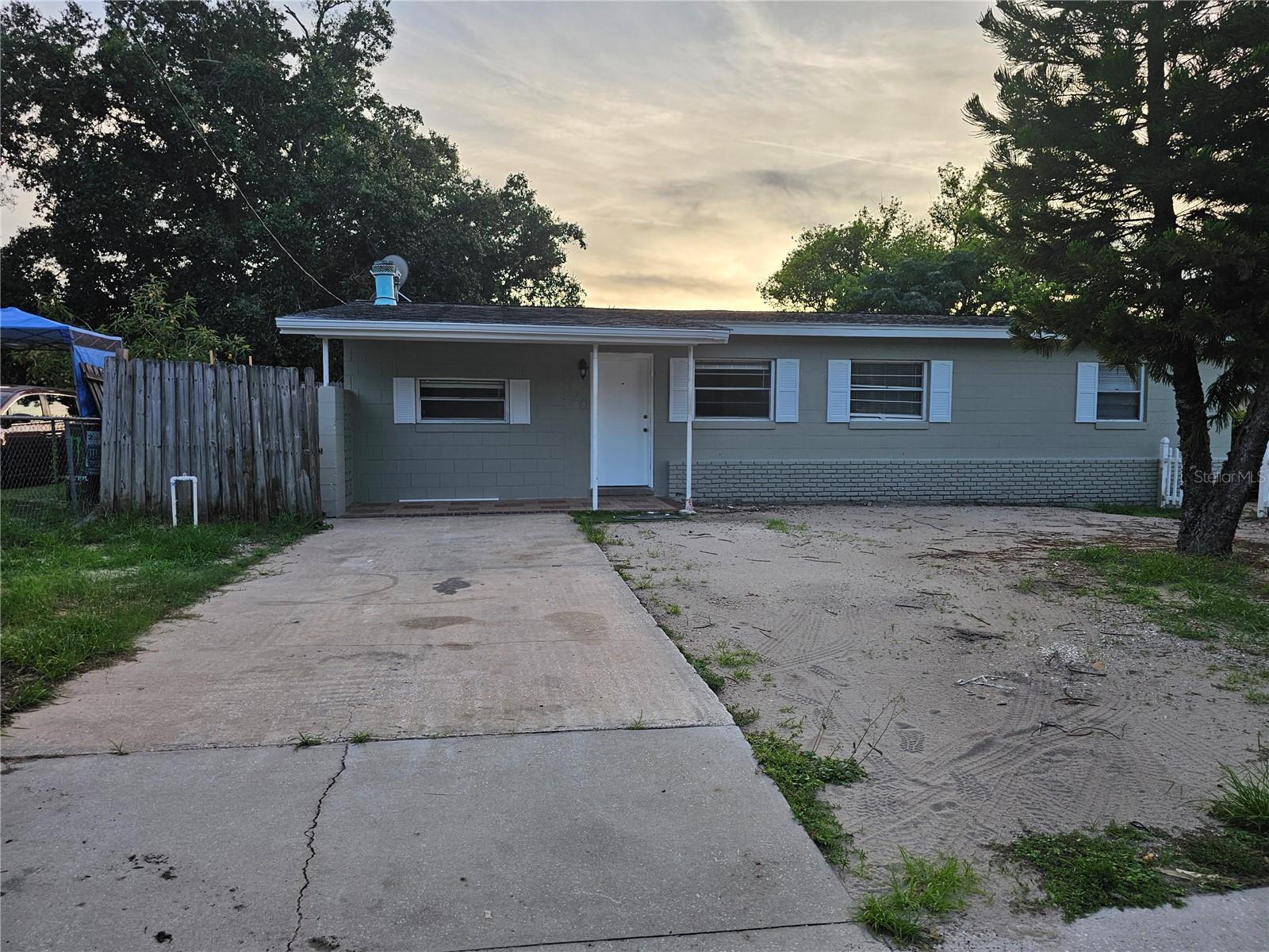 Image 3 of 31 For 320 Hart Boulevard