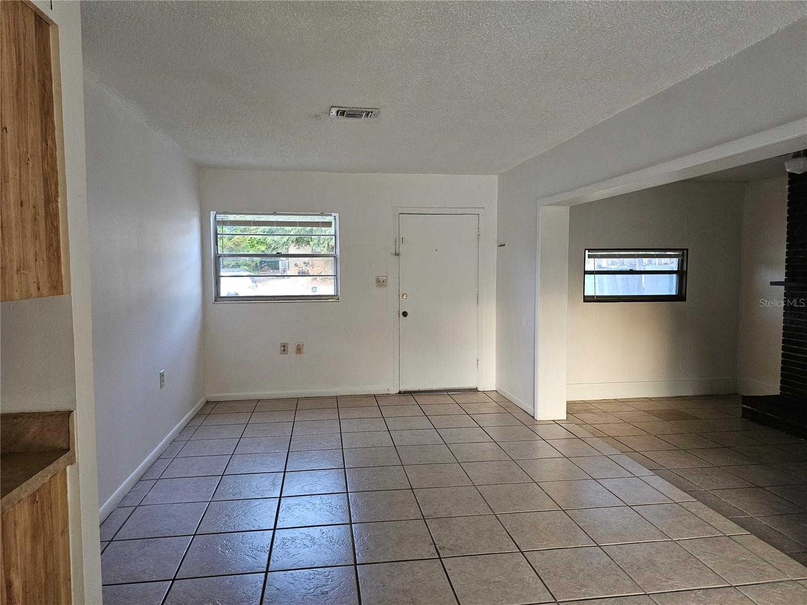 Image 4 of 31 For 320 Hart Boulevard