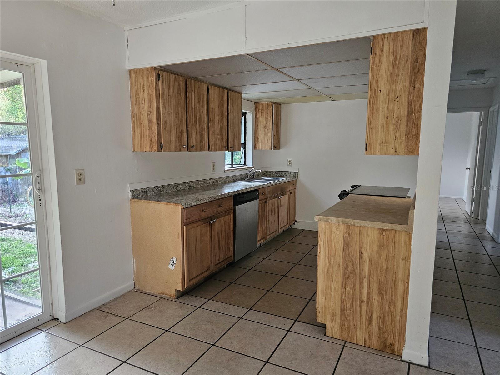 Image 6 of 31 For 320 Hart Boulevard