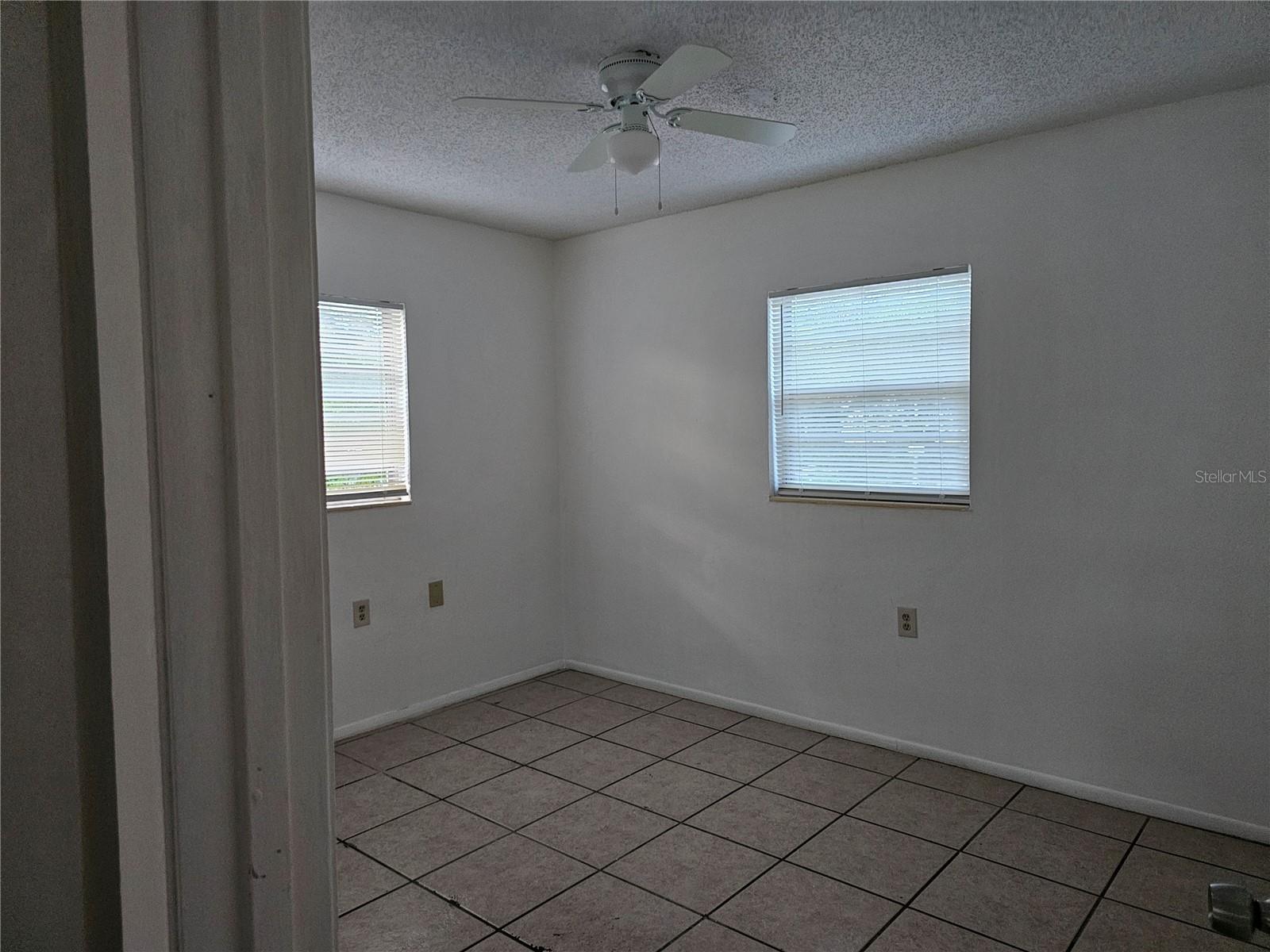 Image 9 of 31 For 320 Hart Boulevard
