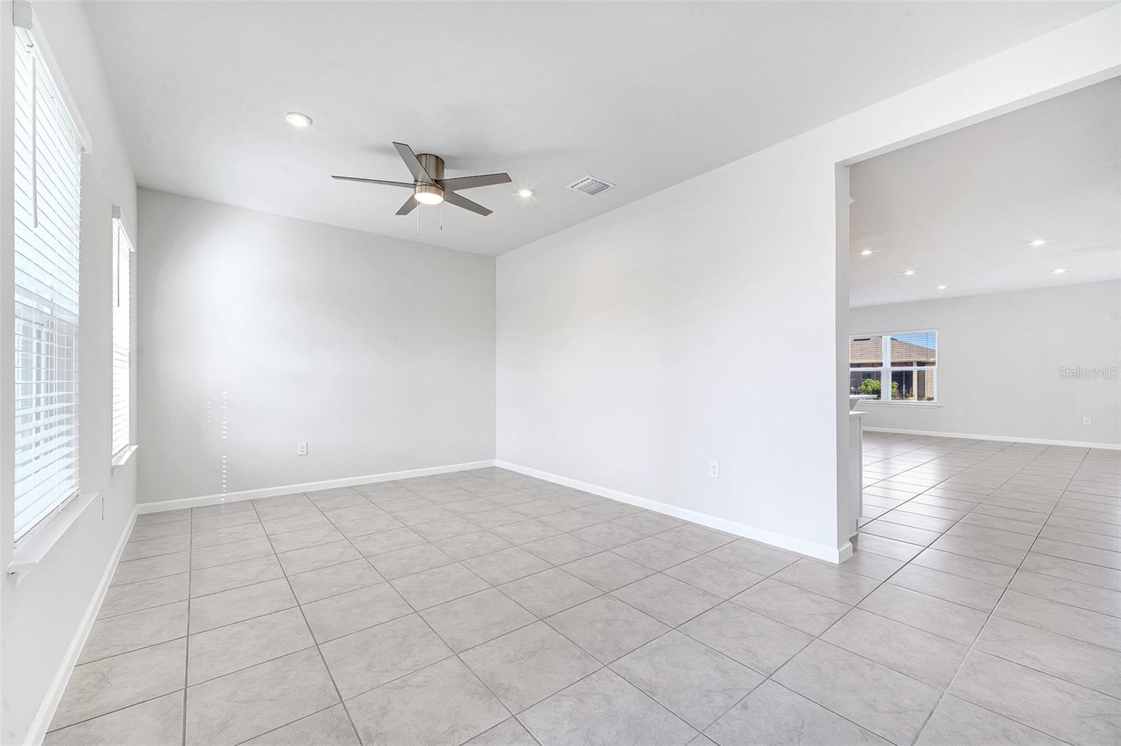 Image 3 of 42 For 5539 Toulouse Lane