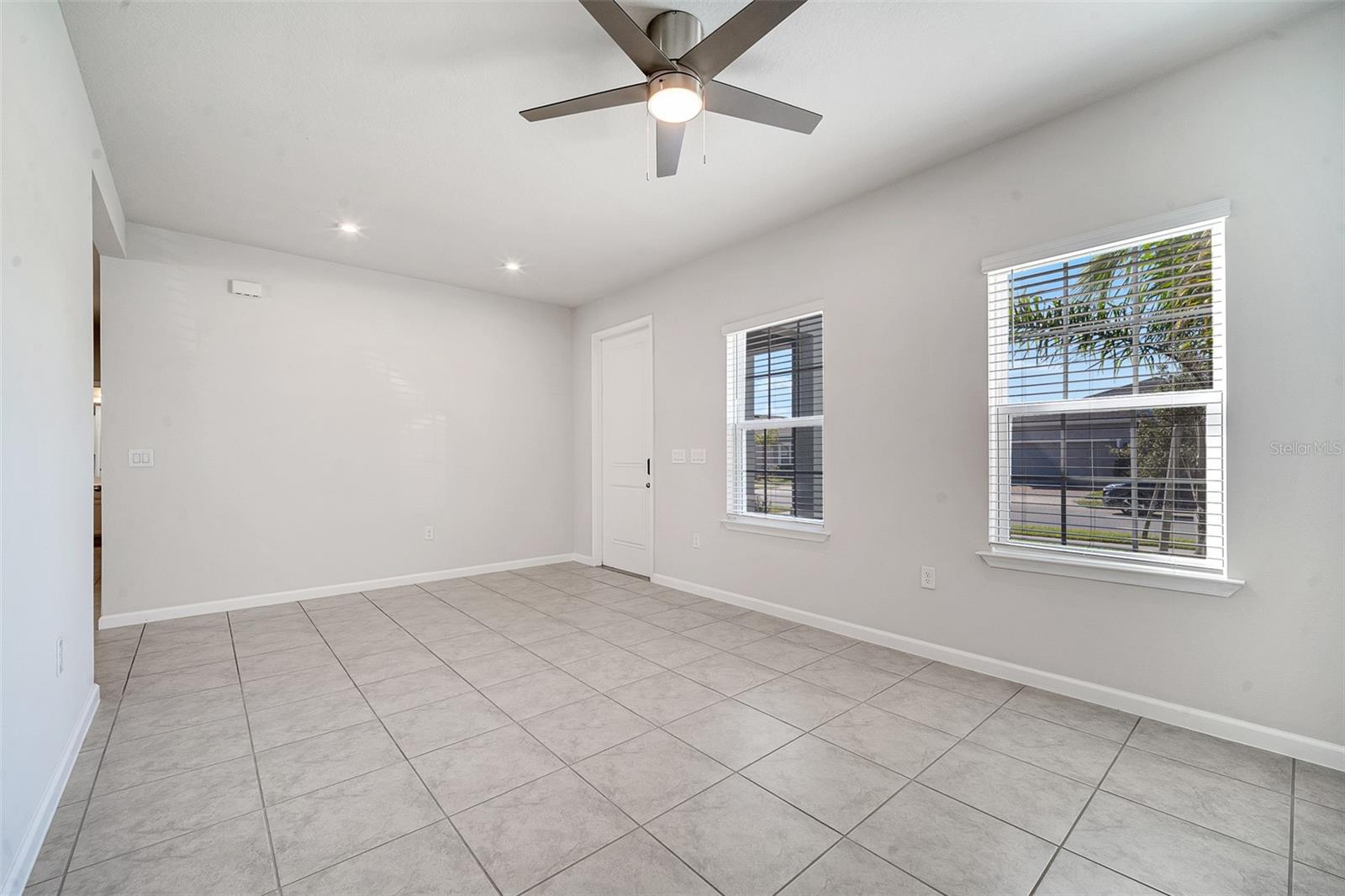 Image 4 of 42 For 5539 Toulouse Lane