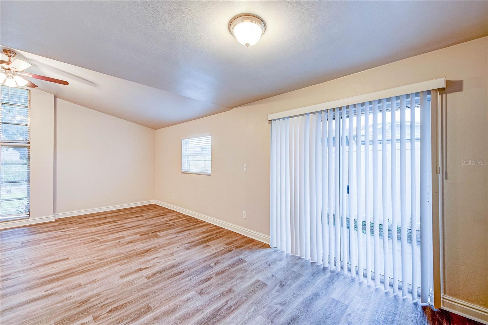 Image 12 of 46 For 332 Benton Street